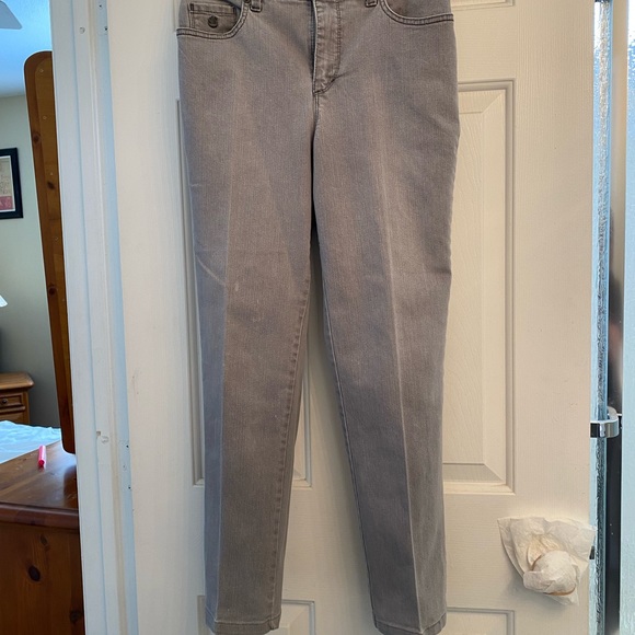 Gloria Vanderbilt Amanda Straight Leg Gray Jeans 6P - Picture 2 of 10